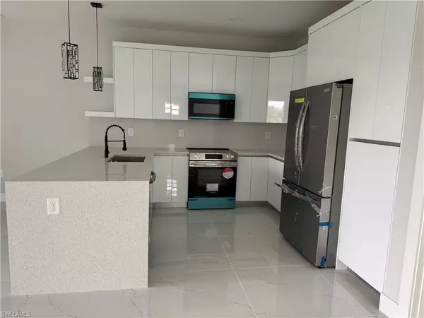 Lehigh Acres, FL 33971,2918 29th ST W