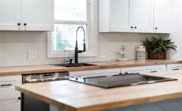 North Fort Myers, FL 33917,5520 Sir Walter WAY