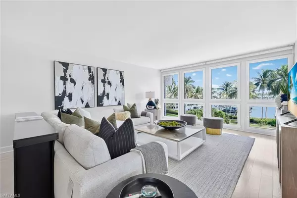 Naples, FL 34103,4031 Gulf Shore BLVD N #3E