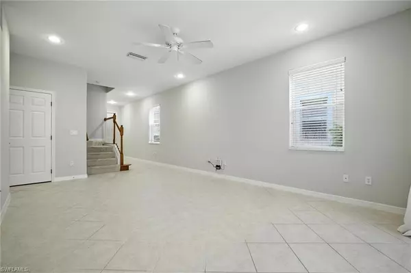 Estero, FL 33928,20492 Larino LOOP