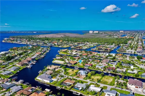Cape Coral, FL 33904,5327 Baypoint CT