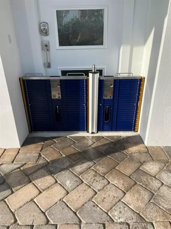 Fort Myers Beach, FL 33931,22 Palmview BLVD