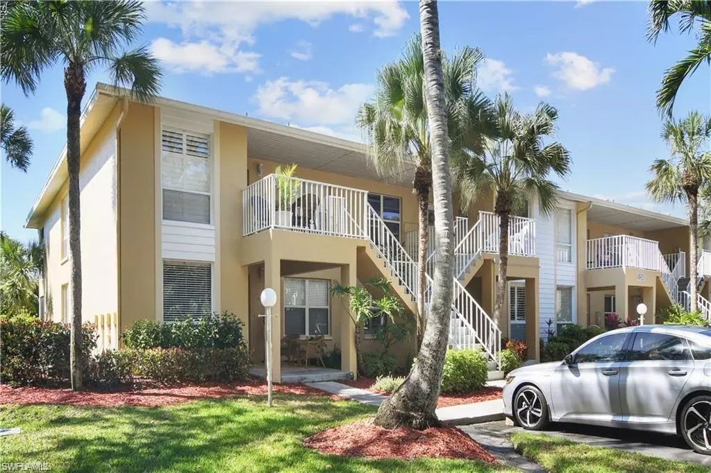 Naples, FL 34110,1250 Yesica Ann CIR #E102
