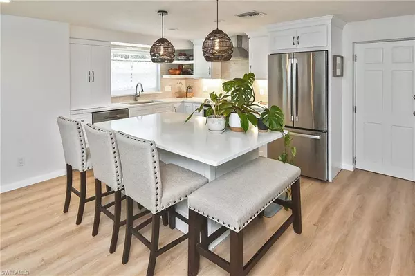 2466 N Westwood DR, North Fort Myers, FL 33917