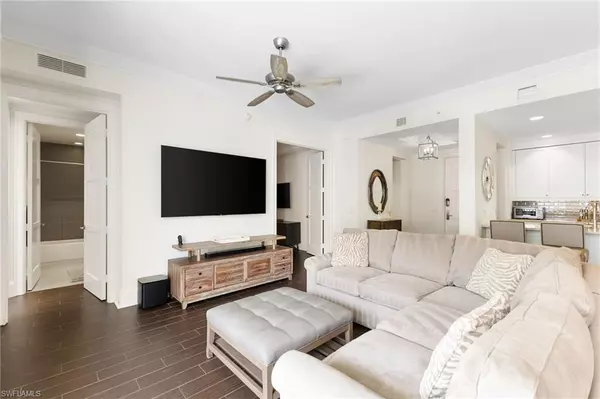 Naples, FL 34102,1030 3rd AVE S #319