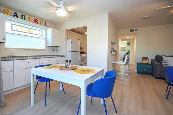 Sanibel, FL 33957,561 Periwinkle WAY #F1