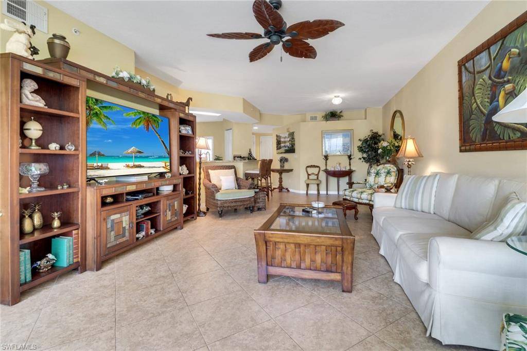 Naples, FL 34109,6940 Satinleaf RD N #102