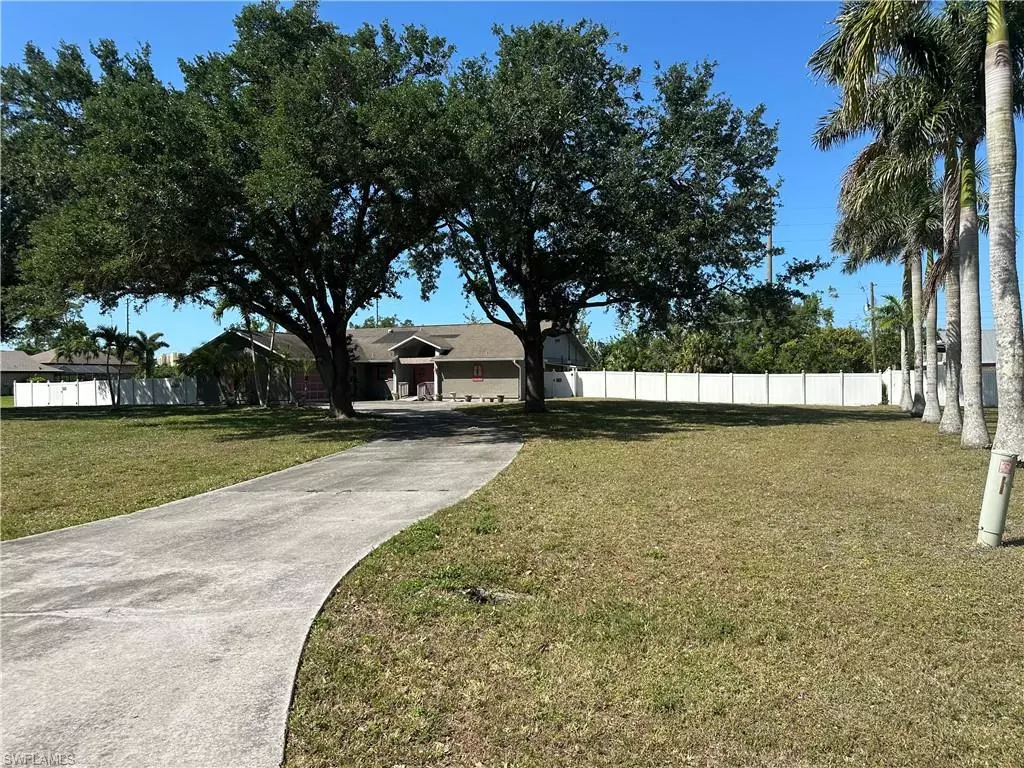 Estero, FL 33928,20600 Charing Cross CIR