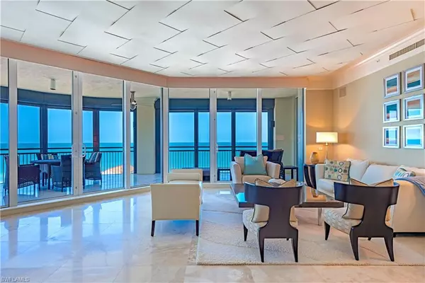 81 Seagate DR #1101, Naples, FL 34103