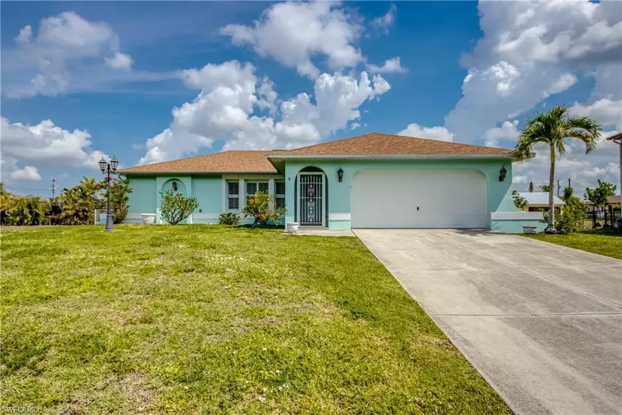 1033 NE 2nd ST, Cape Coral, FL 33909