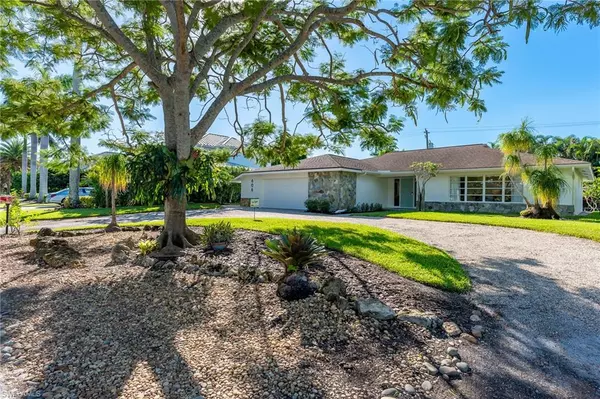 Naples, FL 34103,606 Wedge DR
