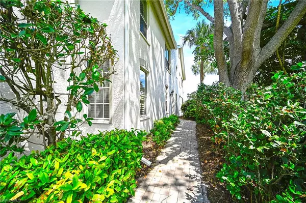 Bonita Springs, FL 34134,27091 Lake Harbor CT #103