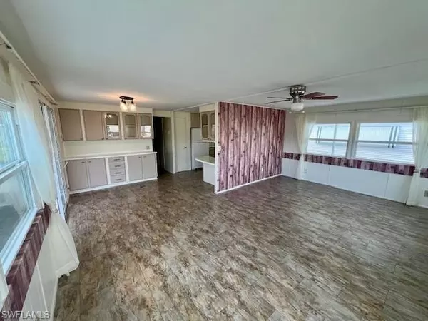 North Fort Myers, FL 33917,2755 Deerfield DR S