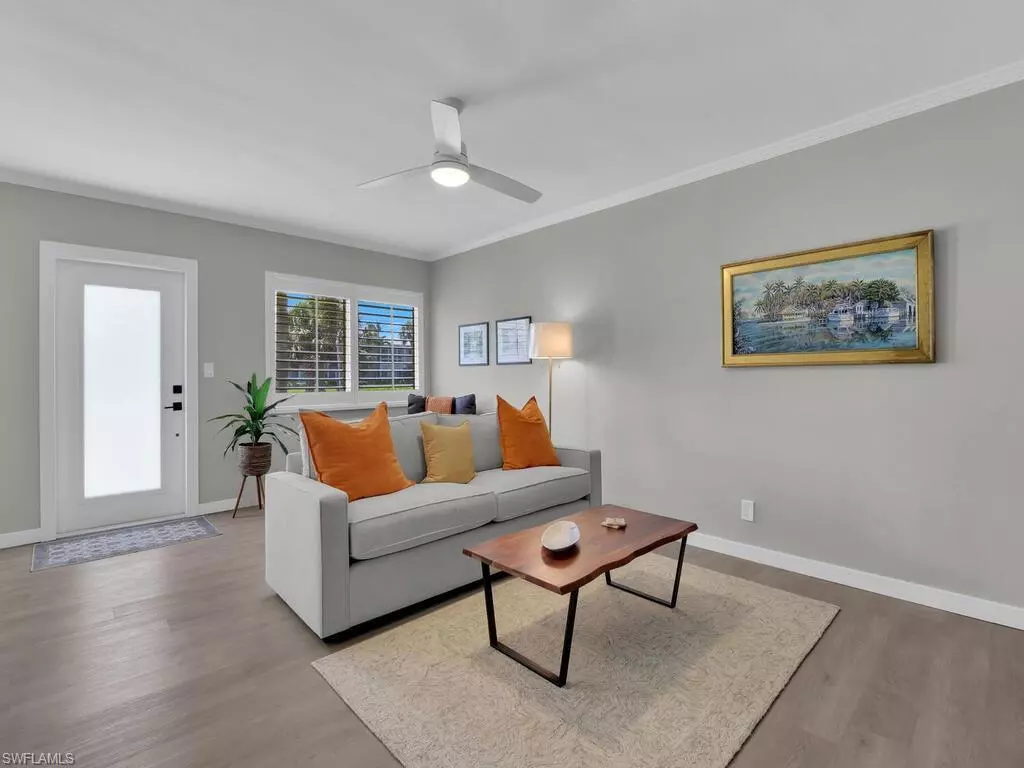 Naples, FL 34102,473 12th AVE S #B8