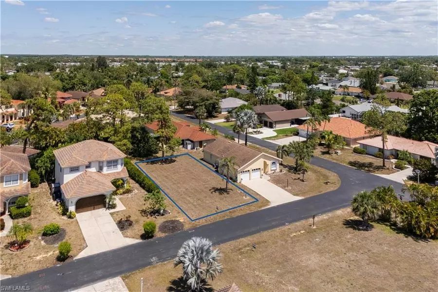 11264 Coimbra LN, Bonita Springs, FL 34135