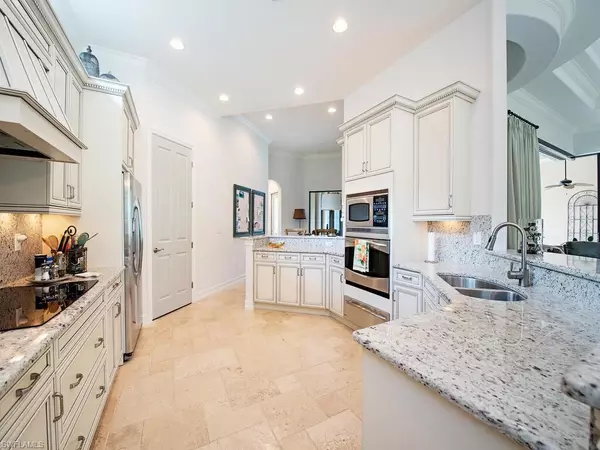 Naples, FL 34113,6445 Costa CIR