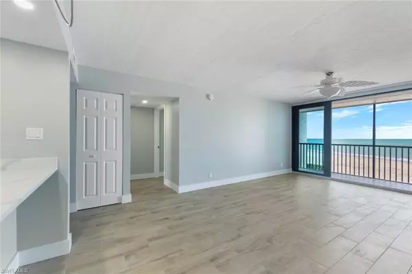 Sanibel, FL 33957,1501 Middle Gulf DR #305A