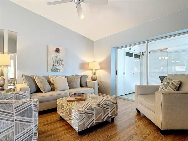Naples, FL 34114,1025 Mainsail DR #215