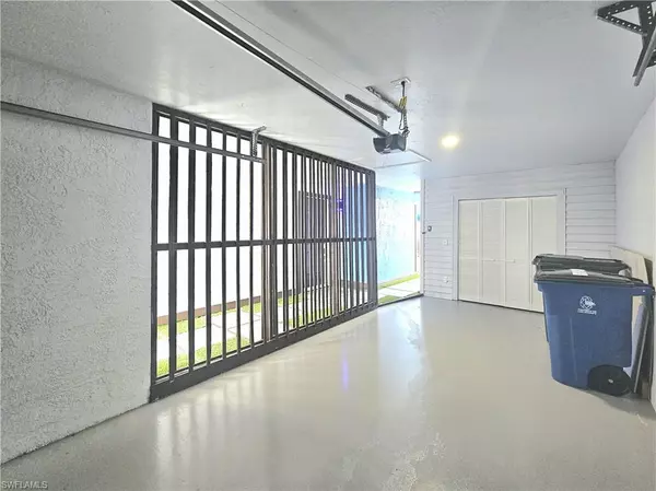 Fort Myers, FL 33919,13665 Abbey DR #2