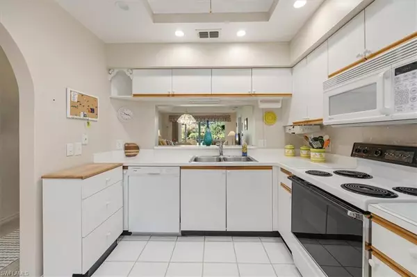Naples, FL 34104,721 Mardel DR #602