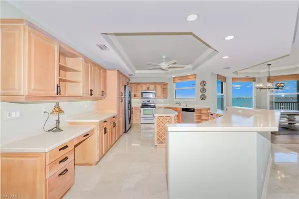 Fort Myers, FL 33908,15220 Portside DR #301