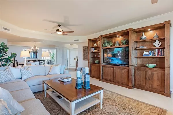 7117 Pelican Bay BLVD #906, Naples, FL 34108