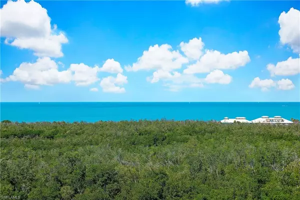 Naples, FL 34108,7117 Pelican Bay BLVD #906