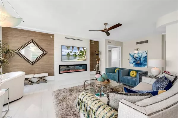 Naples, FL 34113,700 La Peninsula BLVD #306