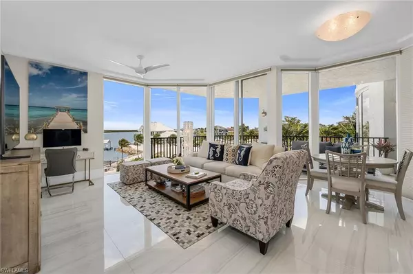 Naples, FL 34113,700 La Peninsula BLVD #306