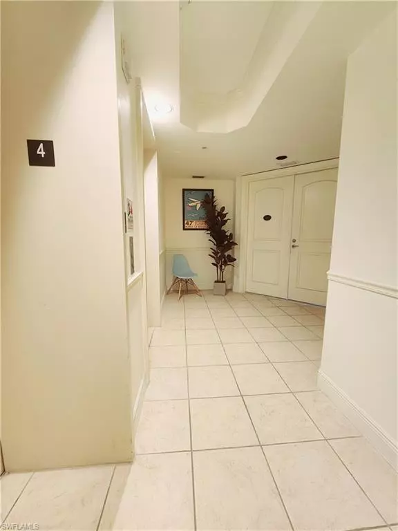 Fort Myers, FL 33901,2090 W 1st ST #J410