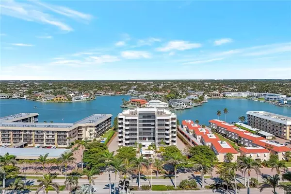 Naples, FL 34103,3100 Gulf Shore BLVD N #103