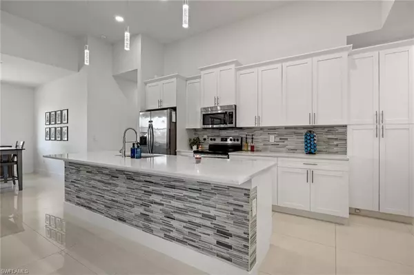 2125 NE 17th ST, Cape Coral, FL 33909