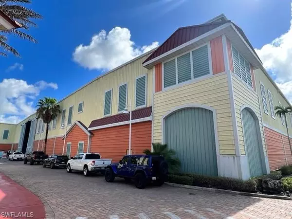 Naples, FL 34104,477 North RD