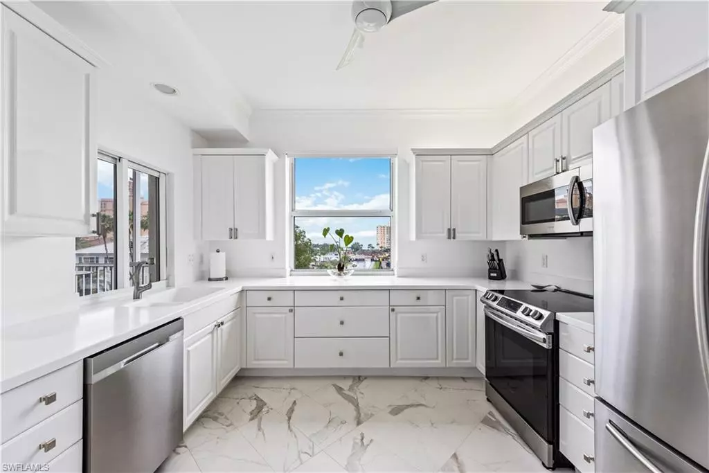 Naples, FL 34108,400 Flagship DR #402
