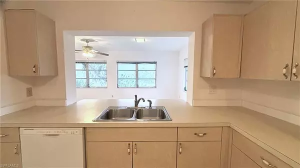 North Fort Myers, FL 33903,4840 Golf Club CT #11