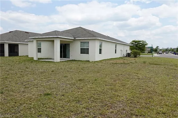 Lehigh Acres, FL 33972,8350 Tortoise Isle CT