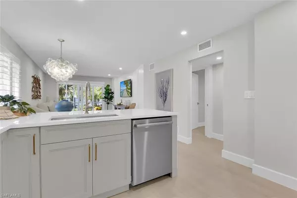 Naples, FL 34102,1300 Gulf Shore BLVD N #109