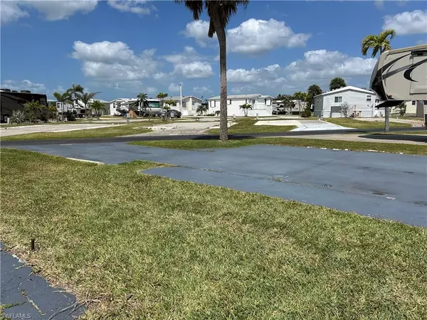 Fort Myers, FL 33908,19681 Summerlin 261 RD