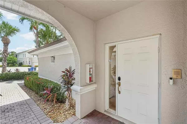 Miromar Lakes, FL 33913,10100 Valiant CT #201