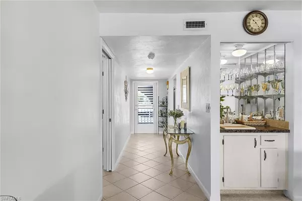 Naples, FL 34112,338 Charlemagne BLVD #G203