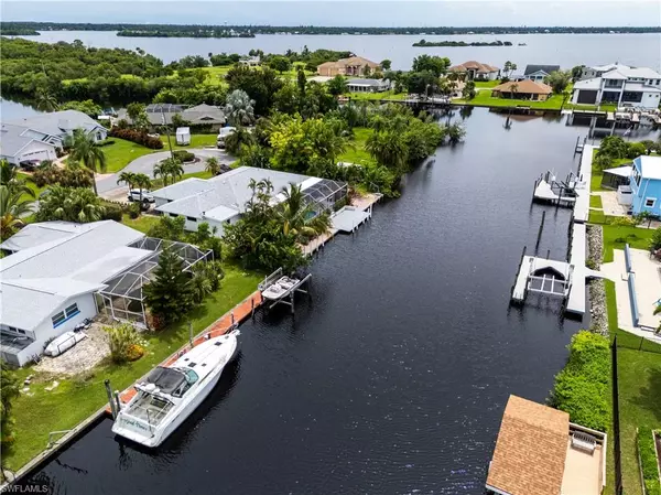 4380 Harbour TER N, North Fort Myers, FL 33903