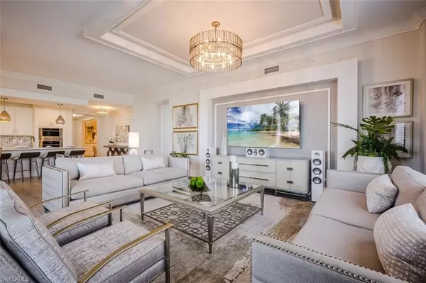 Naples, FL 34102,1135 3RD AVE S #209