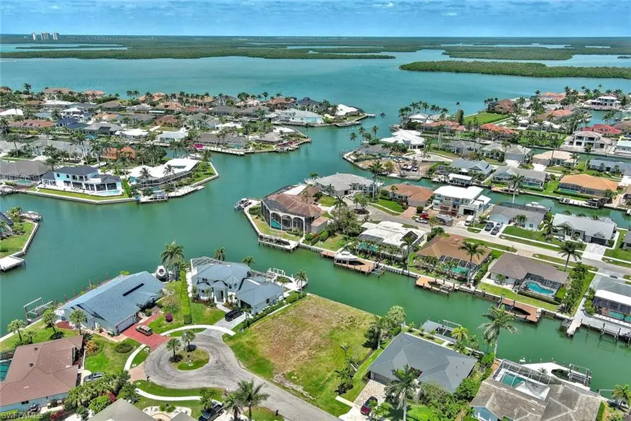 225 Geranium CT, Marco Island, FL 34145