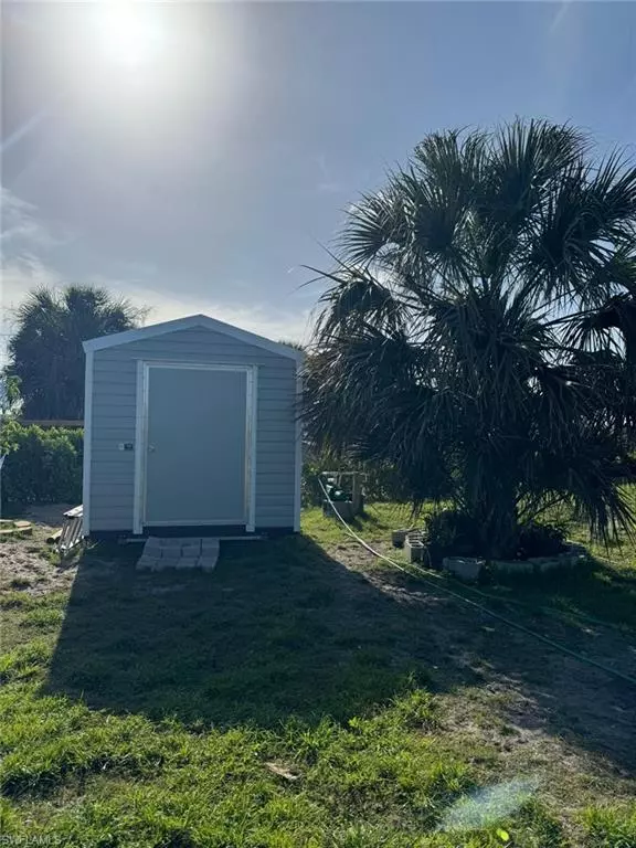 Labelle, FL 33945,1046 Saturn CT