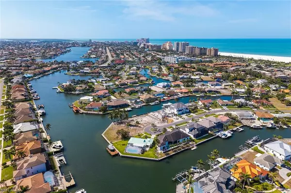 Marco Island, FL 34145,839 Dandelion CT