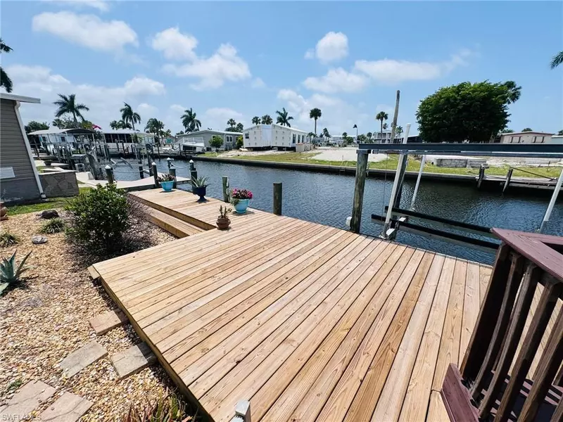 11321 Bougainvillea LN, Fort Myers Beach, FL 33931