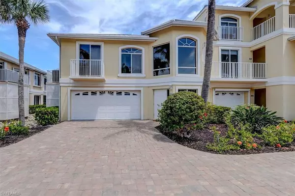 281 Lenell RD #1 (7-A), Fort Myers Beach, FL 33931