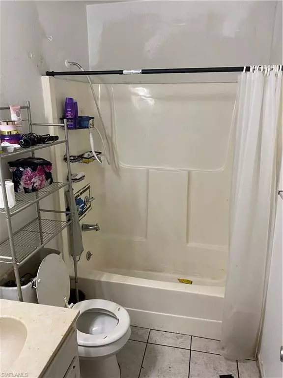 North Fort Myers, FL 33917,2107/2109 Eloise CIR