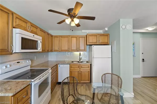 Fort Myers Beach, FL 33931,7300 Estero BLVD #907