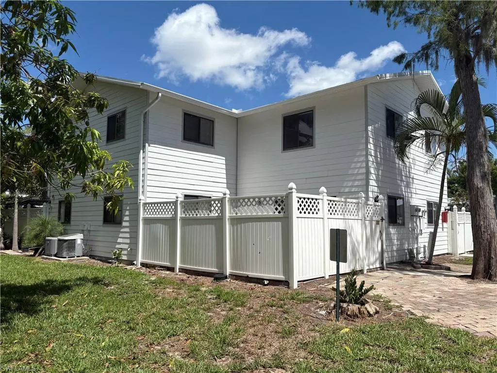 Fort Myers, FL 33907,7737 Tamara Lee CT #102